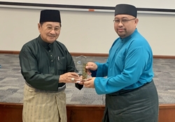 1_Kementerian Pembangunan naib johan pertandingan perarakan sempena Maulud Nabi_c.jpg