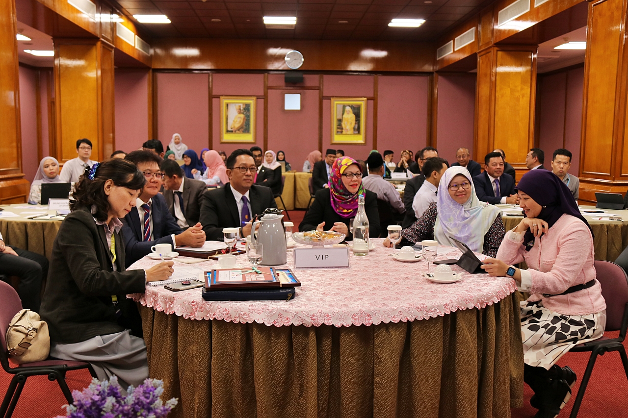 2_Jerayawara BMD bersama Persatuan Bank-Bank Brunei.JPG
