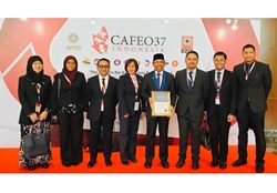 2_Menteri Pembangunan hadiri CAFEO37_c.jpg
