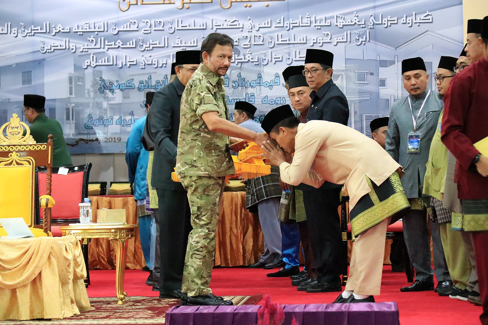 2_Penganugerahan anak-anak kunci rumah bagi Daerah Tutong.JPG