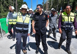 5_Tinjau secara dekat kerja projek Jambatan Temburong_c.jpg