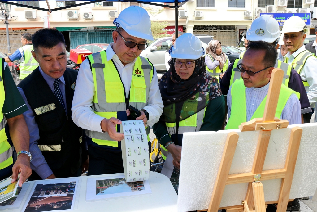 6_Perkembangan projek-projek JKR, Daerah Belait dipantau.jpg