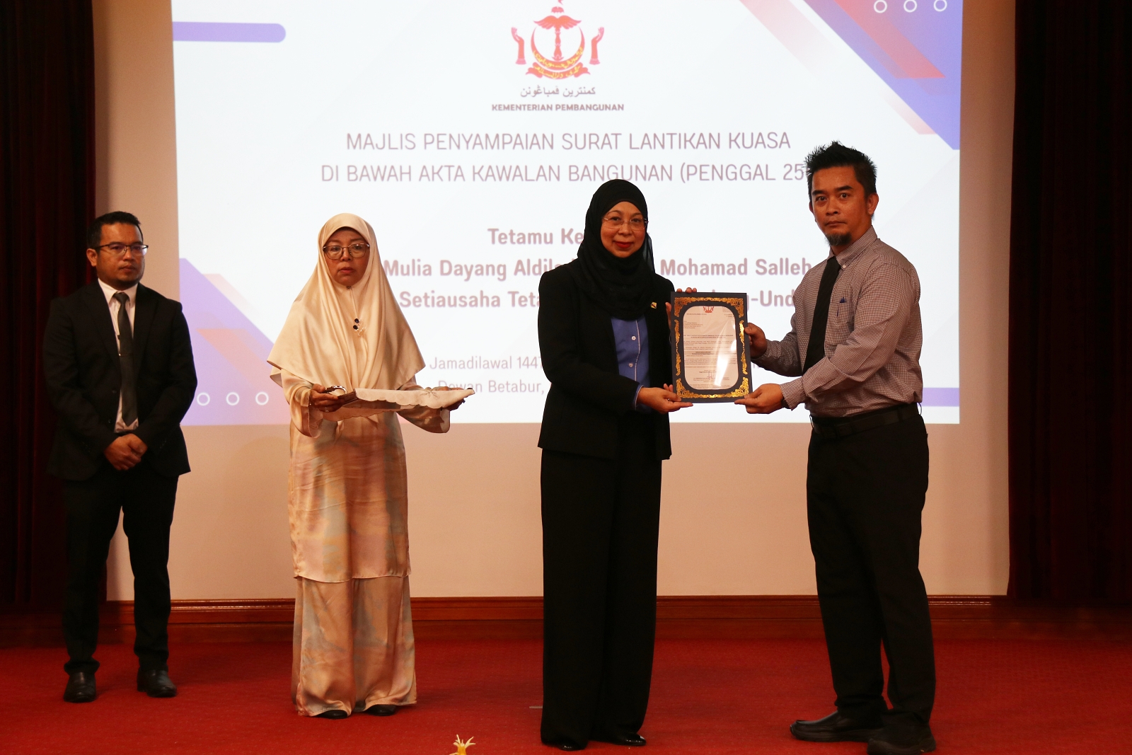 10_Penyampaian surat lantikan kuasa bagi perlaksanaan Akta Kawalan Bangunan Penggal 256.JPG