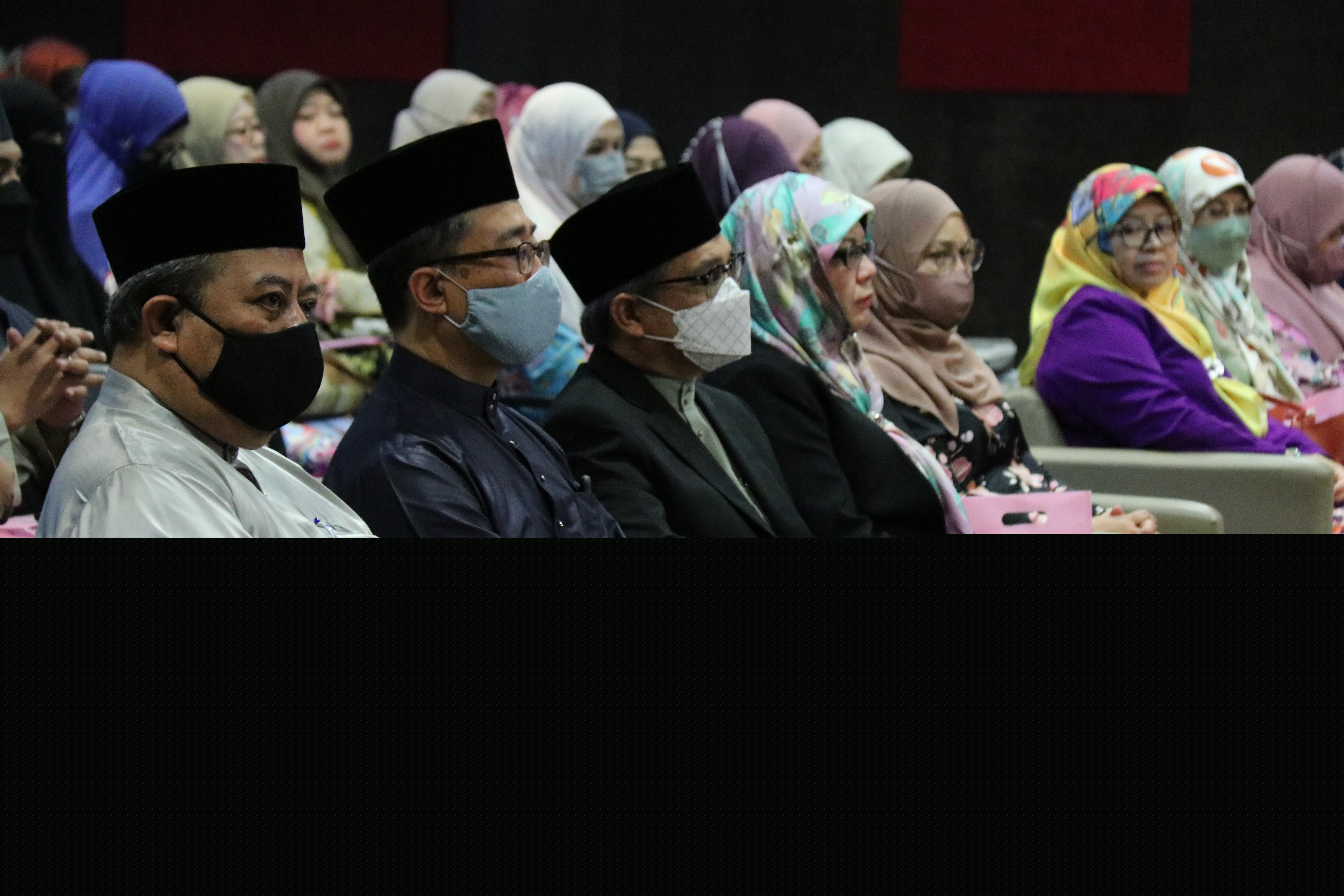 1_Ceramah “Berselawat dan Amalkan Sunnah Mera’ih Syafaat” meriahkan Sambutan.jpg