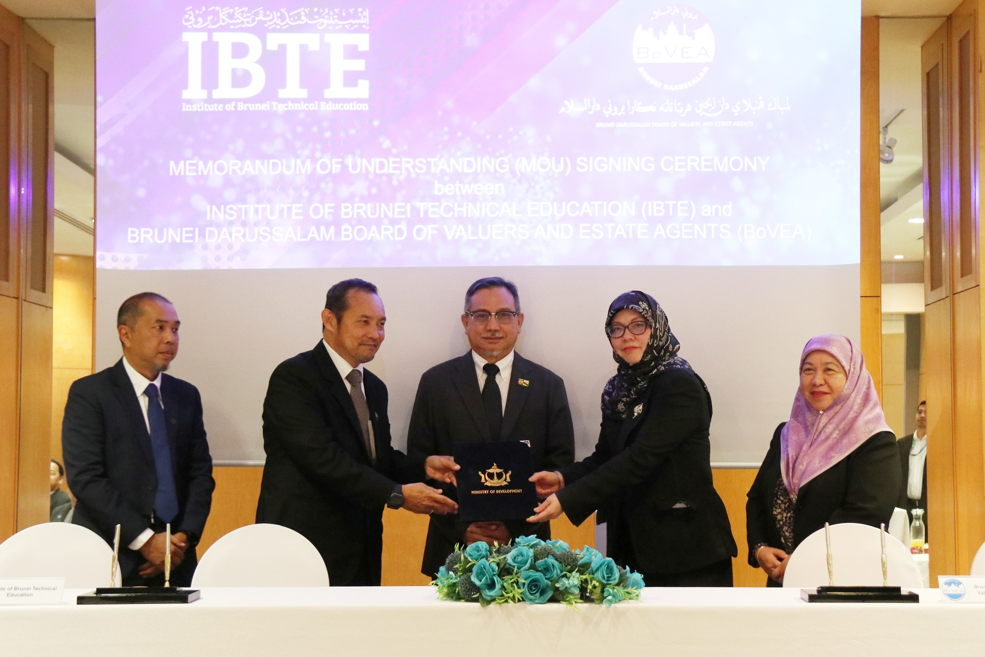 3_Majlis menandatangani MoU, BoVEA dan IBTE.jpg