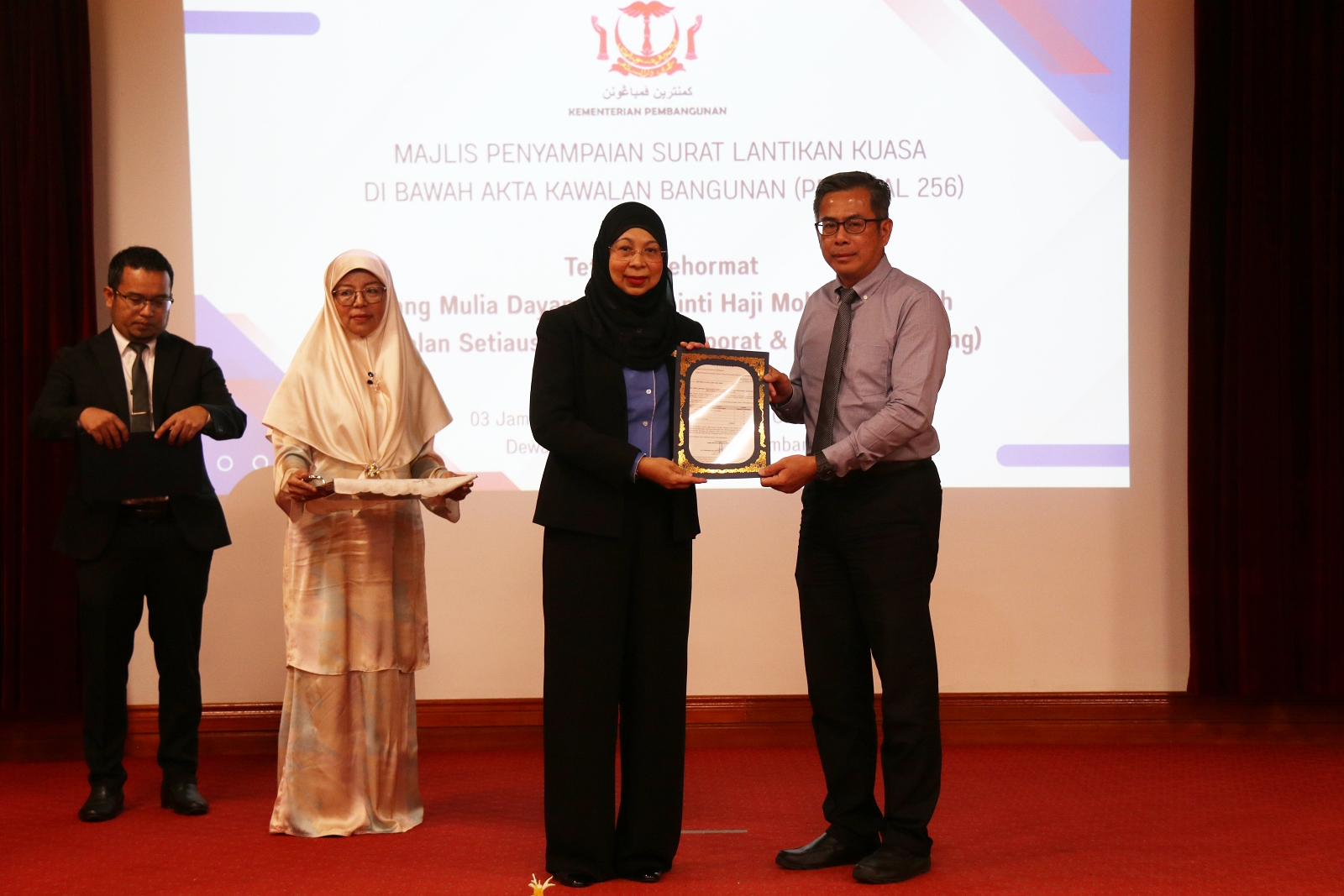 3_Penyampaian surat lantikan kuasa bagi perlaksanaan Akta Kawalan Bangunan Penggal 256.JPG