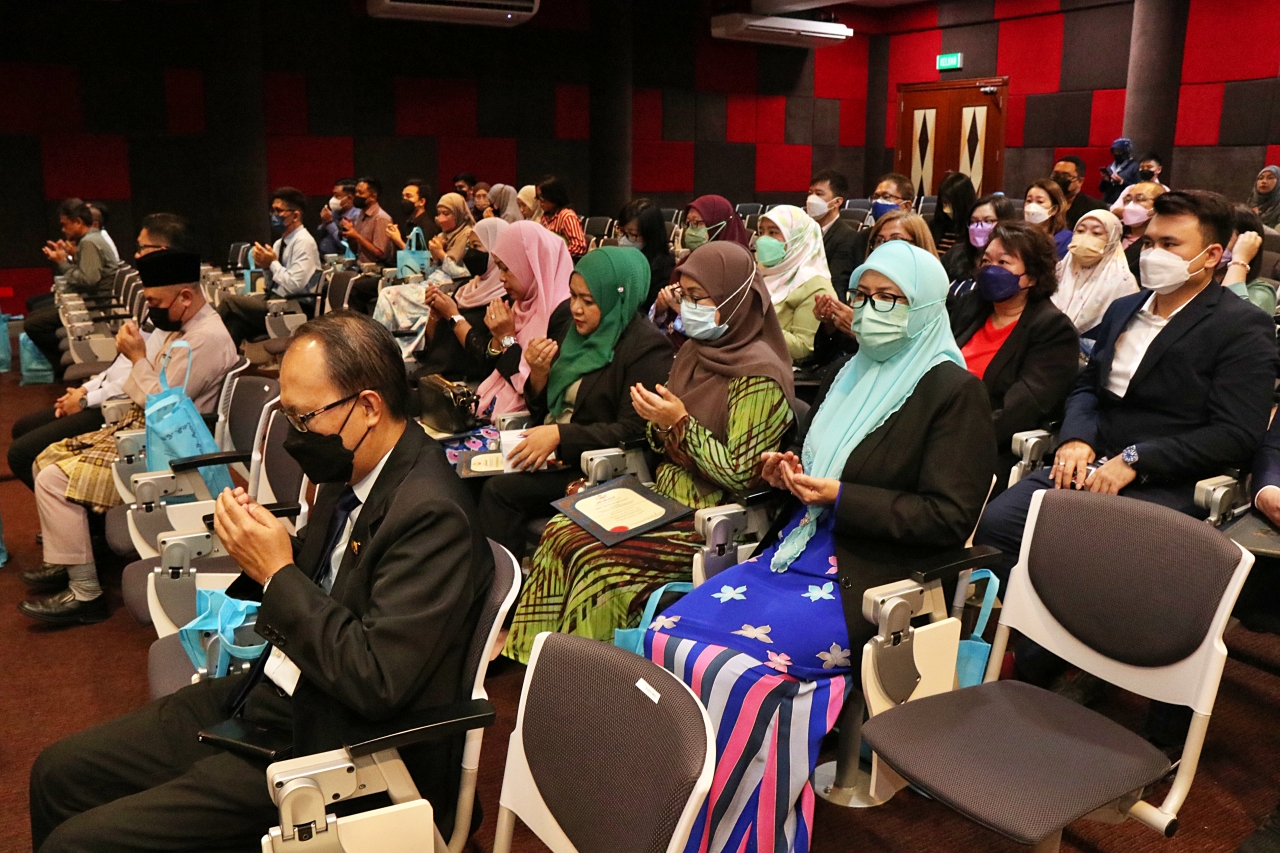 7_Menyalurkan pendidikan profesional berterusan penilai, ejen harta tanah.JPG