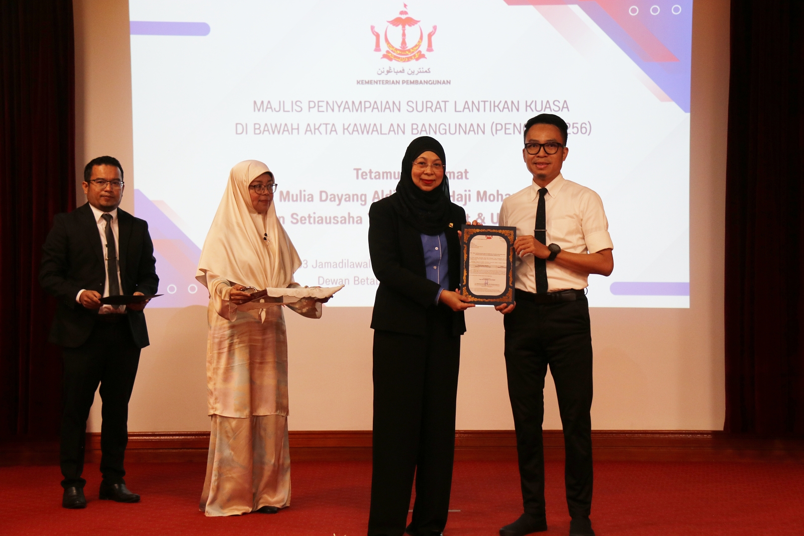 7_Penyampaian surat lantikan kuasa bagi perlaksanaan Akta Kawalan Bangunan Penggal 256.JPG