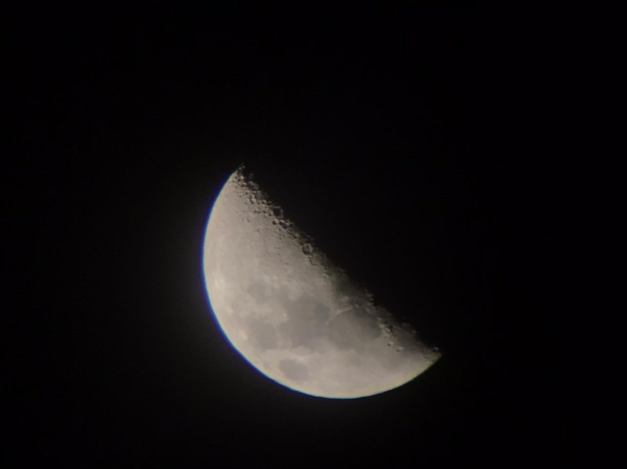 ast_moon21.jpg