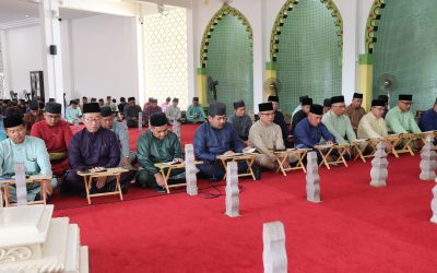 Majlis Membaca Surah Yaasin dan Tahlil di Kubah Makam Diraja